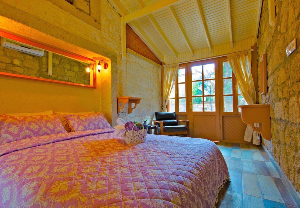 Lilyum Alacati - Tas Ev ภายนอก รูปภาพ