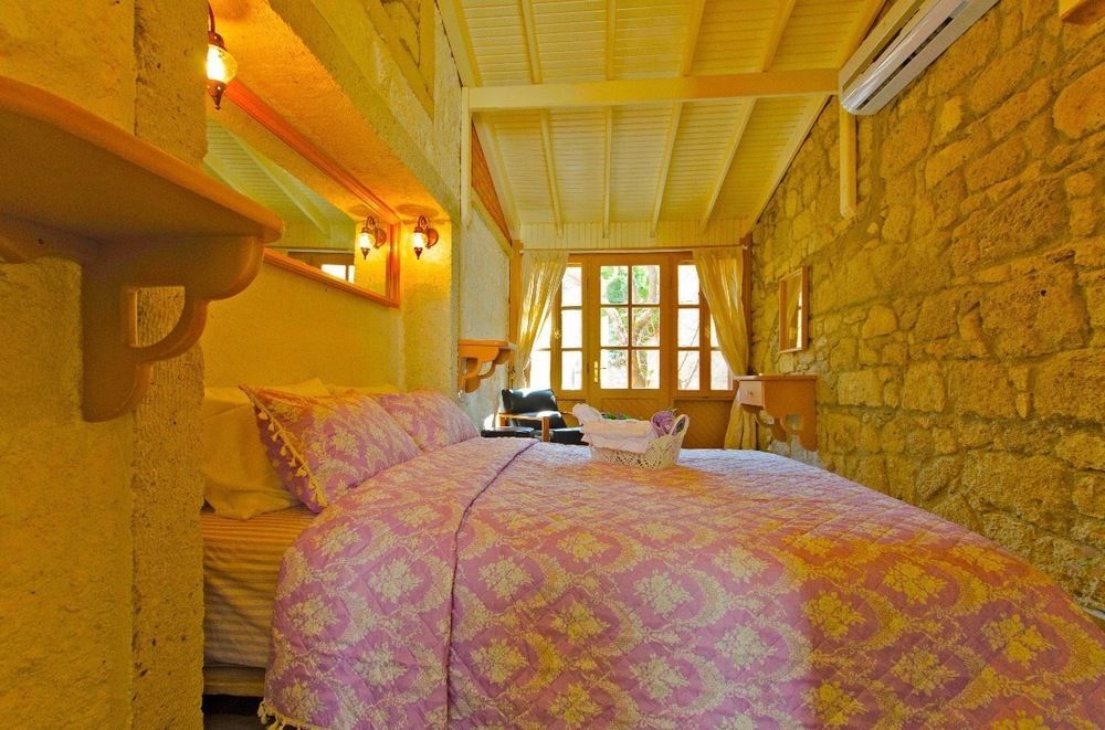 Lilyum Alacati - Tas Ev ภายนอก รูปภาพ